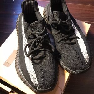 YEEZY BOOST 350 V2